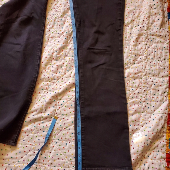 Talbots Barely boot curvy jeans size 6. - Picture 11 of 12